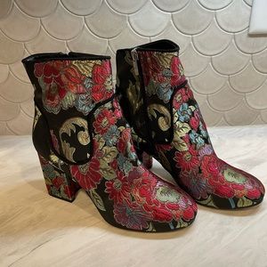 Marc Fisher Boots size 8